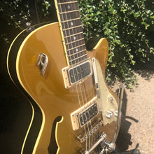 Load image into Gallery viewer, Duesenberg Starplayer TV Gold Top
