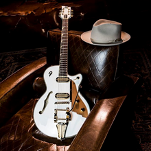 Load image into Gallery viewer, Duesenberg Starplayer TV Phonic Venetian White

