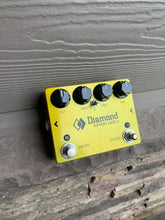 Load image into Gallery viewer, Diamond Memory Lane Jr. v2 - Gold
